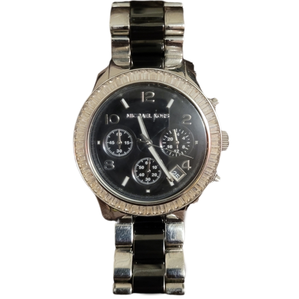 Michael Kors MK 5677 Watch Silver Black - Picture 1 of 5